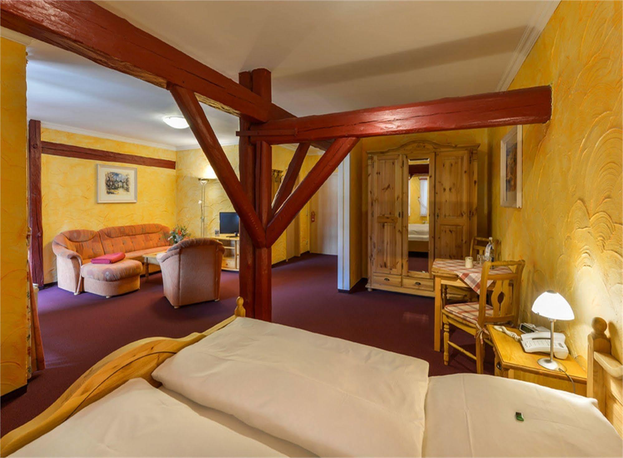 Hotel Gut Voigtlaender Blankenburg  Exterior photo